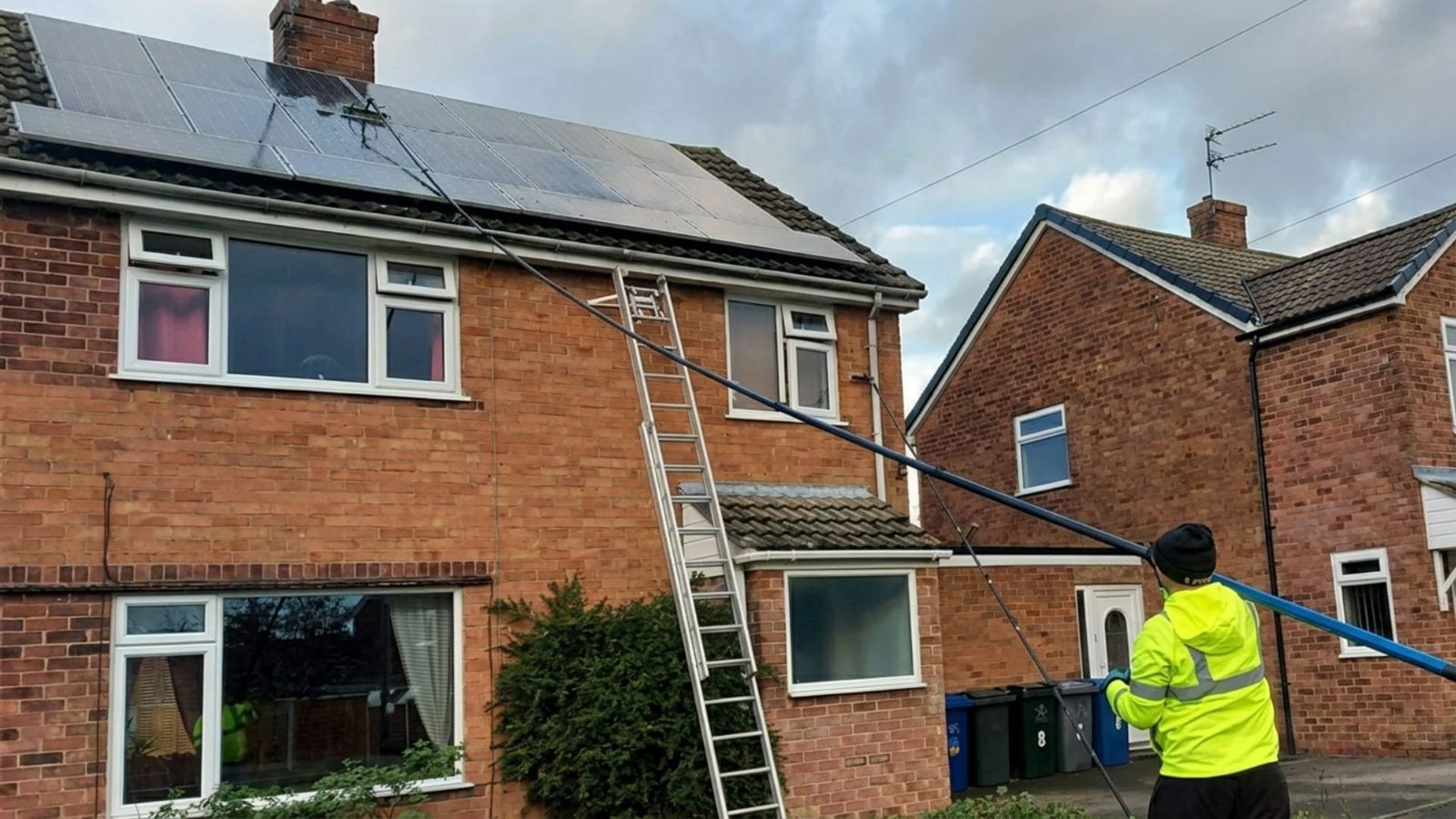 Solar Panel Cleaning by Unique Exterior Cleaning